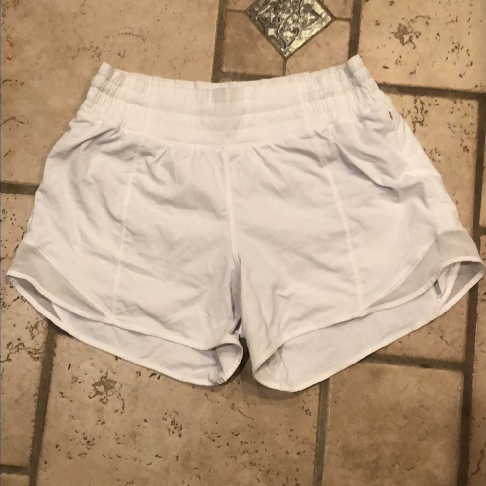 Lululemon hottie hot shorts size 4 4” inseam